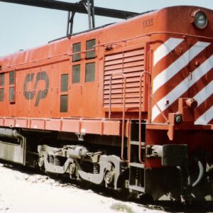 901013-18D Locomotora diésel 1335. Naranja-Marrón. CP. Ep. IV-V. Digital.