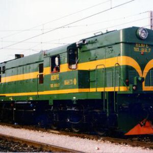 901013-03 Locomotora diésel 313-028-3. Verde-Amarillo. RENFE. Ep. IV.